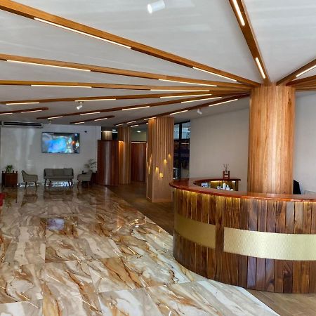 Murex Plaza Hotel & Suites Monrovia Dış mekan fotoğraf