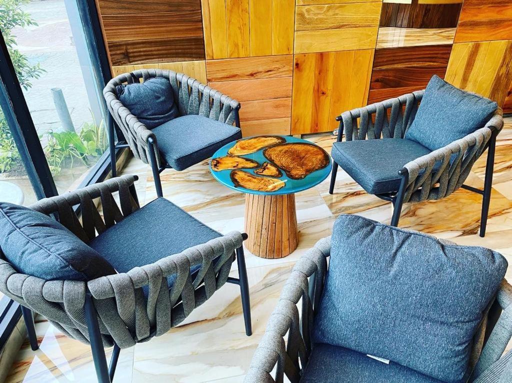 Murex Plaza Hotel & Suites Monrovia Dış mekan fotoğraf