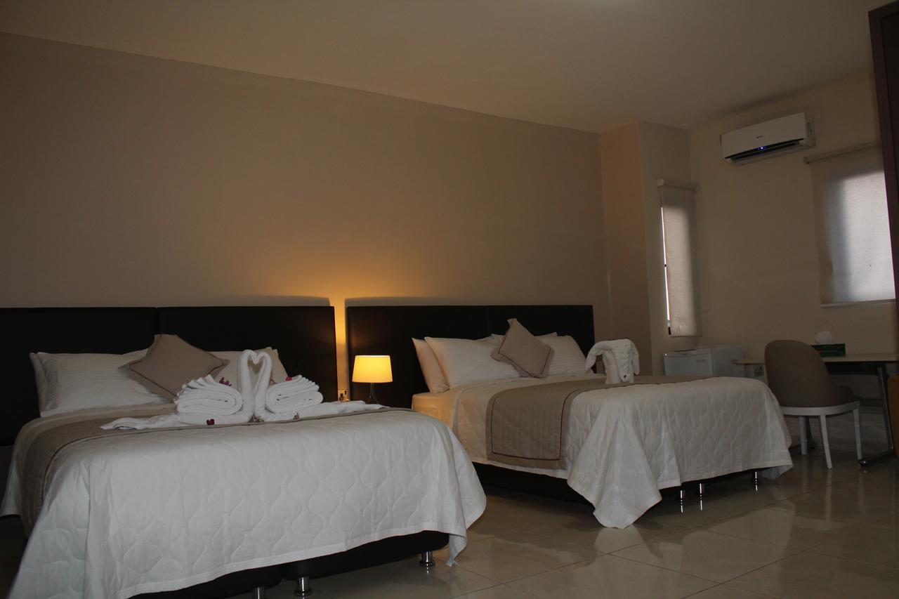 Murex Plaza Hotel & Suites Monrovia Dış mekan fotoğraf