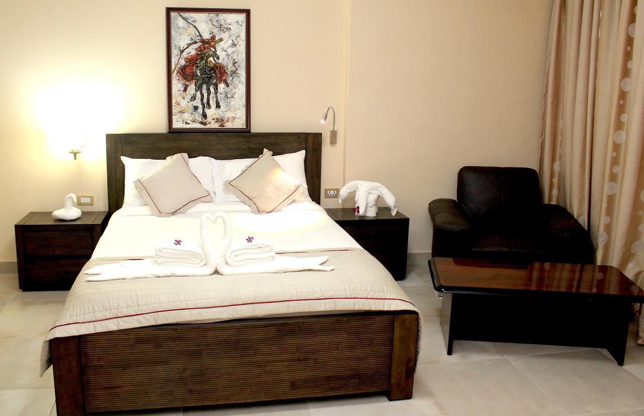 Murex Plaza Hotel & Suites Monrovia Dış mekan fotoğraf