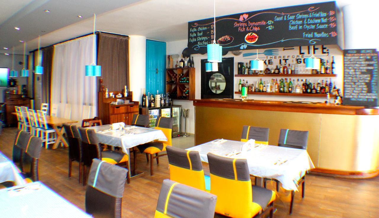 Murex Plaza Hotel & Suites Monrovia Dış mekan fotoğraf