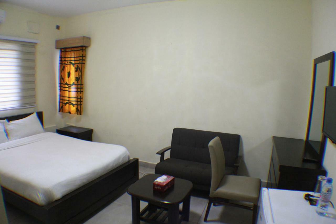 Murex Plaza Hotel & Suites Monrovia Dış mekan fotoğraf